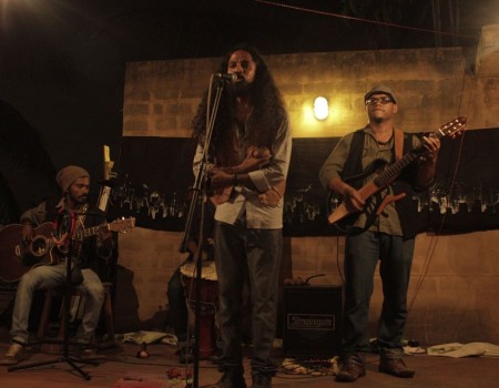 Oorali – Band on a Bus